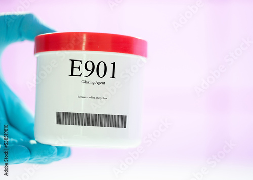 Packaging with nutritional supplements E901 glazing agent