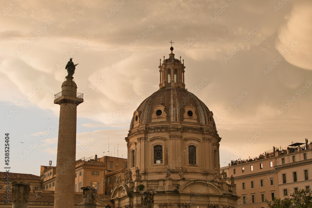 Roma bajo nubes de tormenta