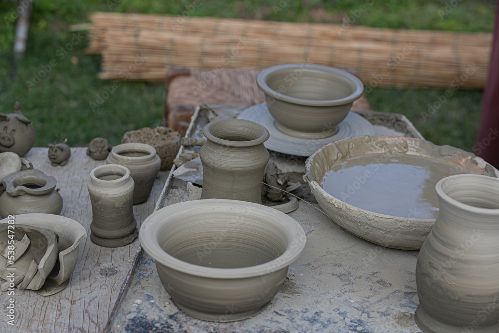 clay pots on the ground, clay pot outside clay pots on the ground, clay pot outside