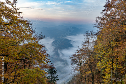 Obraz na płótnie Jesienny widok z Trzech Koron. Autumn view from Trzy Korony. w salonie