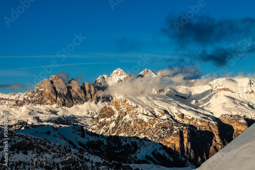 Obraz na płótnie panorama zima w dolomity śnieg chmury góry w salonie