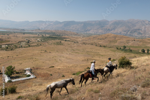 Randonnée à cheval en Albanie © Clemence Béhier