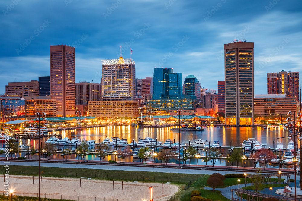 Fototapeta premium View on Baltimore skyline and Inner Harbor from Federal Hill at dusk, Maryland