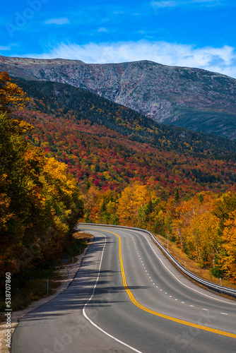 Mount Washington Highway in Fall (New Hampshire, USA)