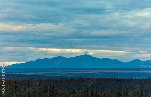 Fototapeta Naklejka Na Ścianę i Meble -  Alaskan Peaks