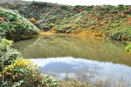 Mt Kurikoma is a volcano on the prefectural borders of Akita, Iwate and Miyagi. It is famous for having a wide range of mountain plants and amazing fall foliage. It is known as one of Japan’s best Mt. photo