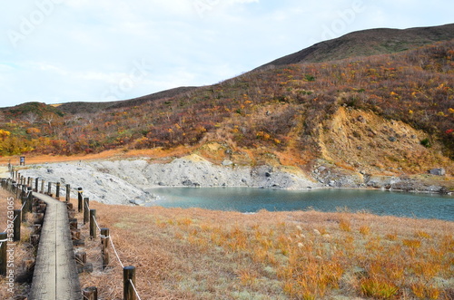 Mt Kurikoma is a volcano on the prefectural borders of Akita, Iwate and Miyagi. It is famous for having a wide range of mountain plants and amazing fall foliage. It is known as one of Japan’s best Mt. photo