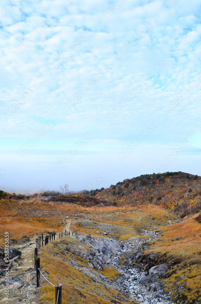 Mt Kurikoma is a volcano on the prefectural borders of Akita, Iwate and Miyagi. It is famous for having a wide range of mountain plants and amazing fall foliage. It is known as one of Japan’s best Mt.