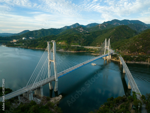 Cheongpung Bridge at Chungjuho Lake. 충주호 청풍대교