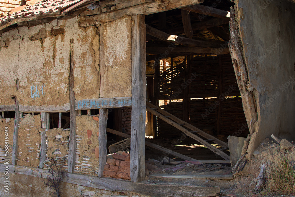 old abandoned building old abandoned building