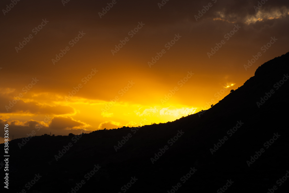 Obraz premium sunset over the mountains