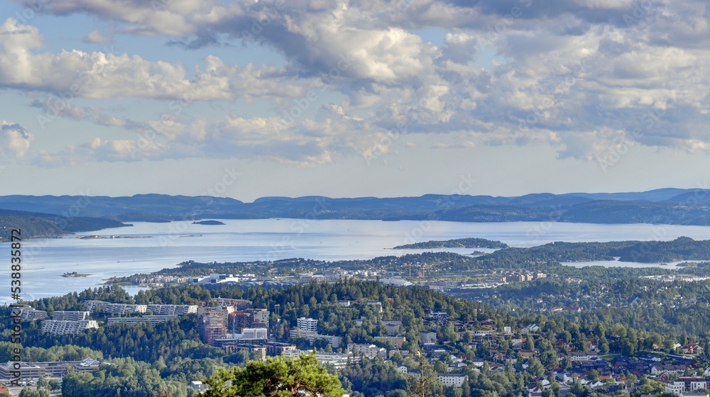 vue panoramique d'Oslo depuis Holmenkollen vue panoramique d'Oslo depuis Holmenkollen
