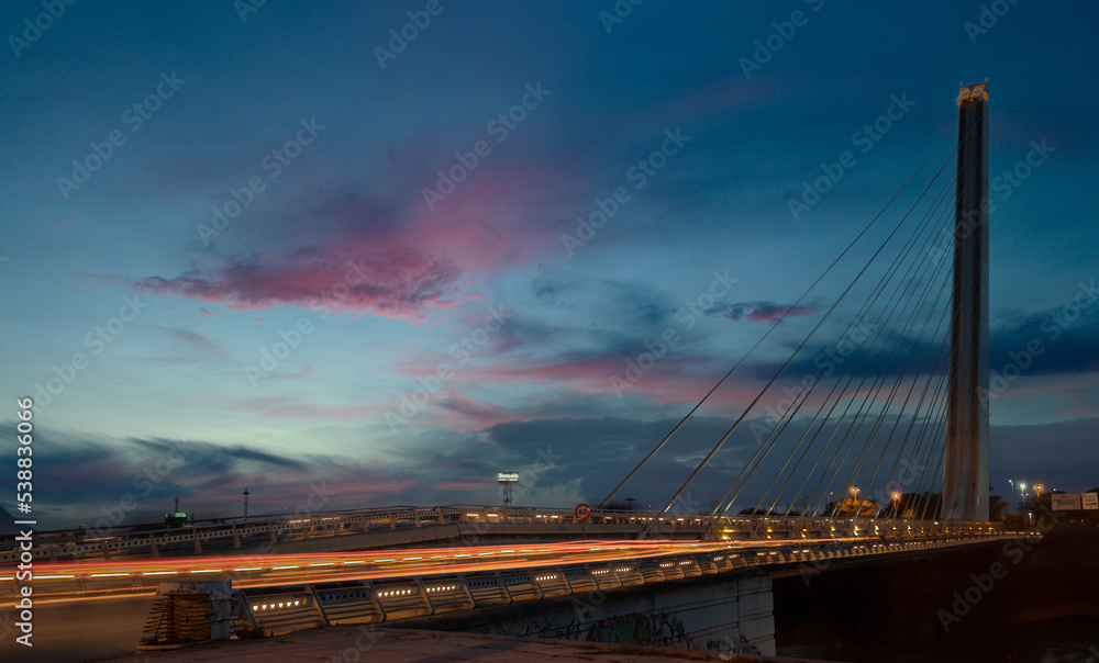 Obraz premium puente alamillo atardecer sevilla