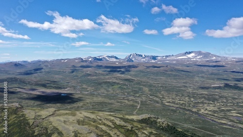 plateau et montagne au centre de la Norvège Hardangervidda   © Lotharingia