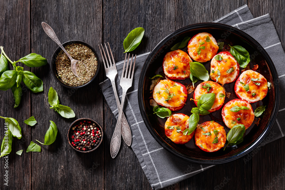Baked Tomatoes with Mozzarella, Cheddar, Parmesan Baked Tomatoes with Mozzarella, Cheddar, Parmesan