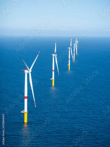 parc eolien en mer, energie durable photo