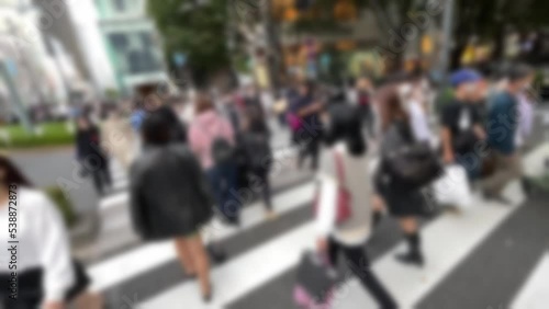 Wallpaper Mural 休日の表参道　横断歩道　たくさんの人々　ぼかし　スロー Torontodigital.ca