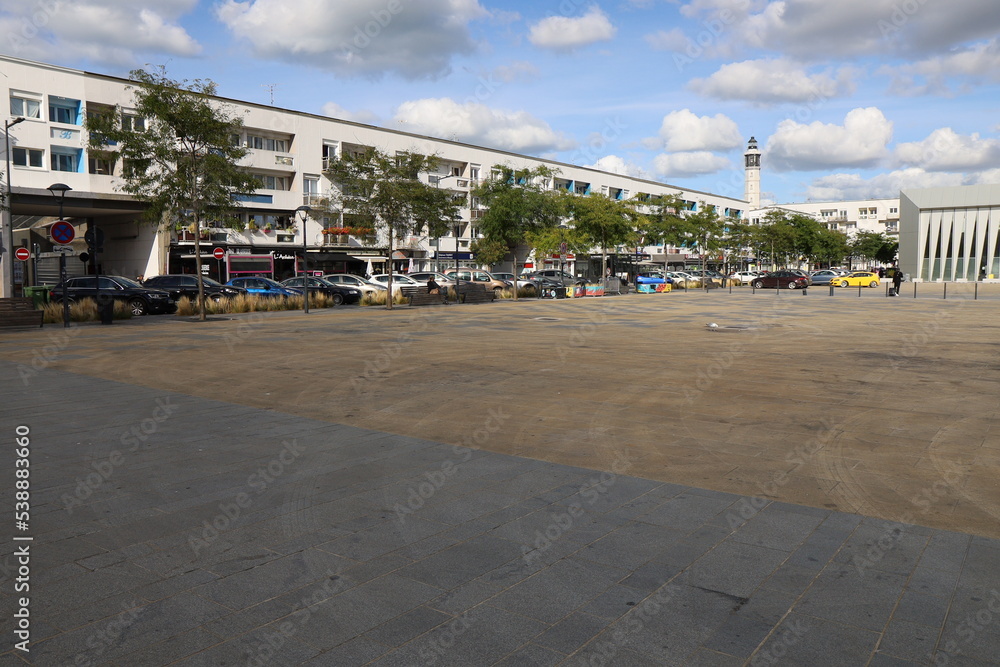 La place d'armes, ville de Calais, département du Pas de Calais, France
