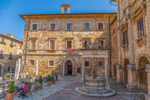 Фотография Palazzo del Capitano del Popolo, à Montepulciano, Italie