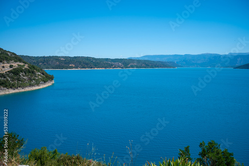 Fototapeta Naklejka Na Ścianę i Meble -  Panoramic view of St. Croix lake in Verdon near Bauduen village, Provence, France