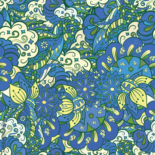 Tracery seamless pattern. Mehndi design. Ethnic doodle texture. Curved doodling background. Vector