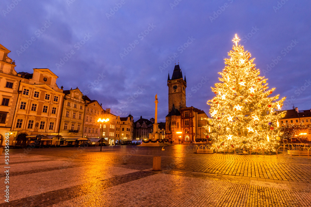 Naklejka premium Christmas view of the Old Town squre in Prague, Czech Republic