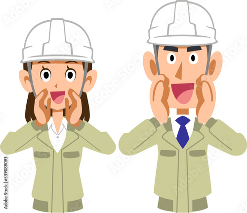 大声で呼びかけるヘルメットを被った工務店の男女
