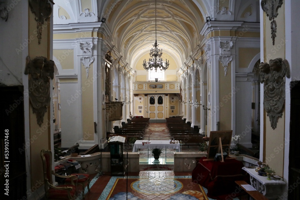Praiano - Navata della Chiesa di San Luca dall'altare - obrazy, fototapety, plakaty 