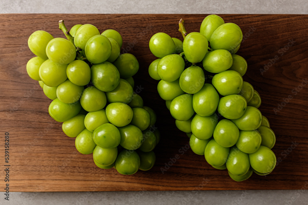 A variety of sweet green grapes, Shine Muscat A variety of sweet green grapes, Shine Muscat