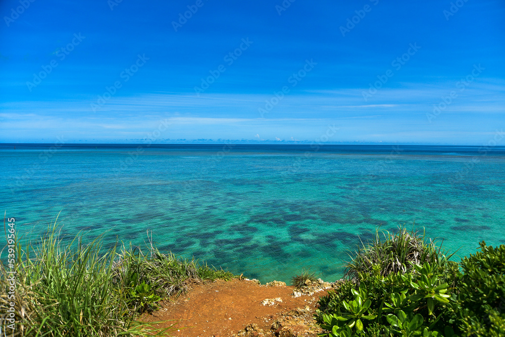 沖縄本島の真栄田岬にあるザネー浜の美しい風景