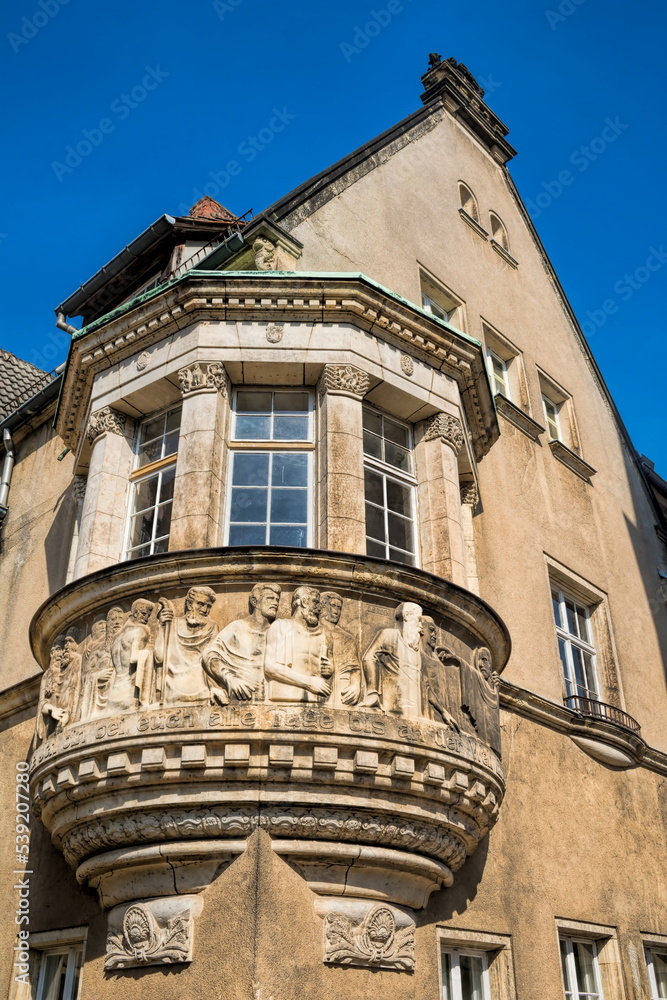 Fototapeta premium meißen, deutschland - historischer erker an einem alten haus