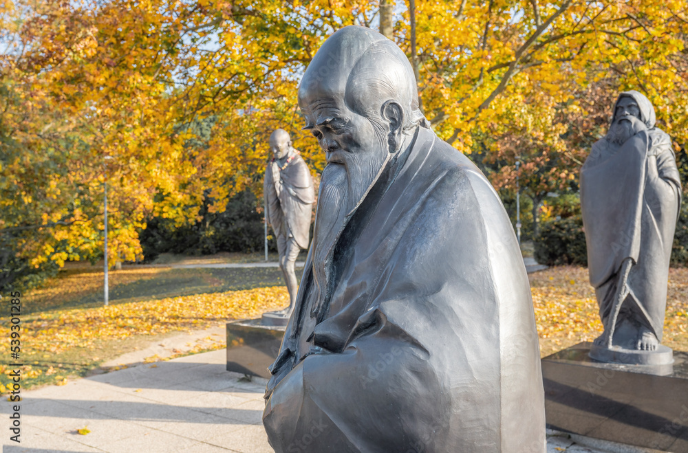 laozi statue