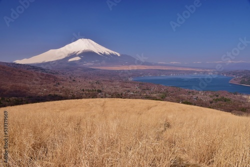 山中湖村から望む朝焼けの紅富士 photo