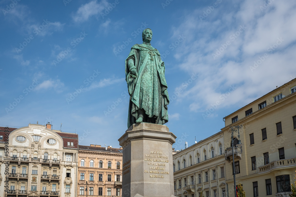 Obraz premium Monument to Archduke Joseph Anton of Austria at Jozsef Nador Square - Budapest, Hungary