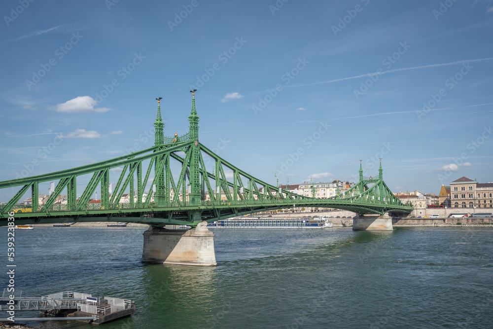 Naklejka premium Liberty Bridge - Budapest, Hungary