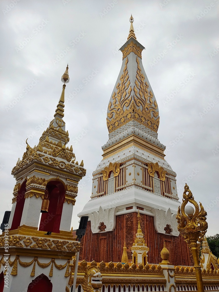 Obraz premium That Phanom Pagoda at Wat Phra That Phanom, This temple is a popular pilgrimage destination for those born in the year of the Monkey.