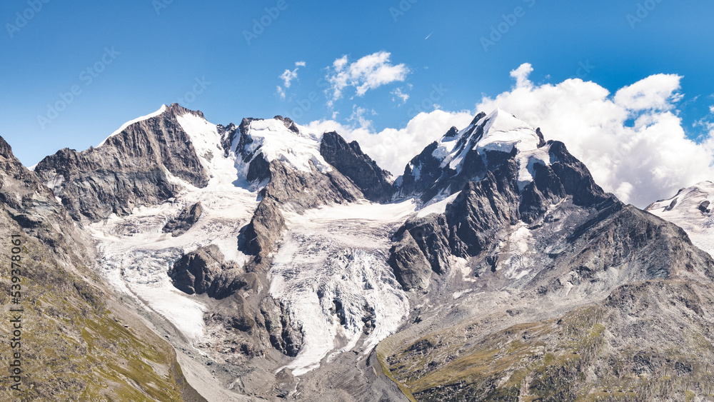 Obraz premium Piz Roseg and Piz Bernina