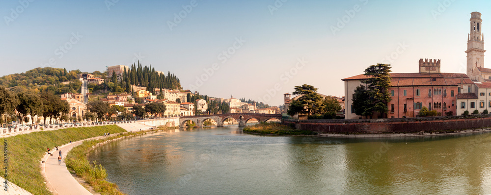 Verona. Fiume Adige verso Ponte Pietra tra San Pietro e campanile del Duomo