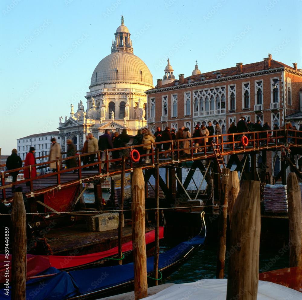 Venezia. Ponte votivo della Salute