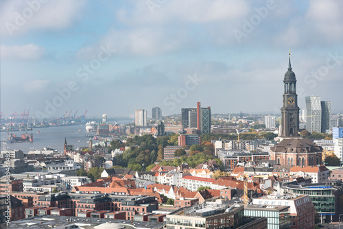 Blick über Hamburg Richtung Hafen