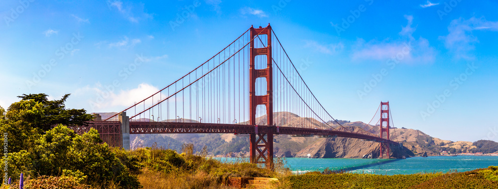 Fototapeta premium Golden Gate Bridge in San Francisco