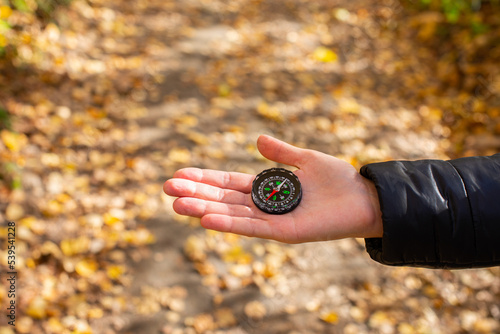 Obraz na płótnie The compass in your hand points the direction