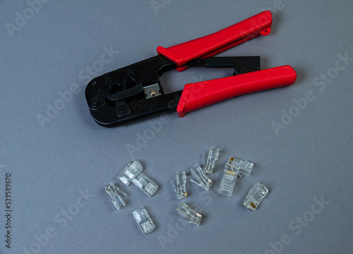 crimp tool for crimping with many connectors photo