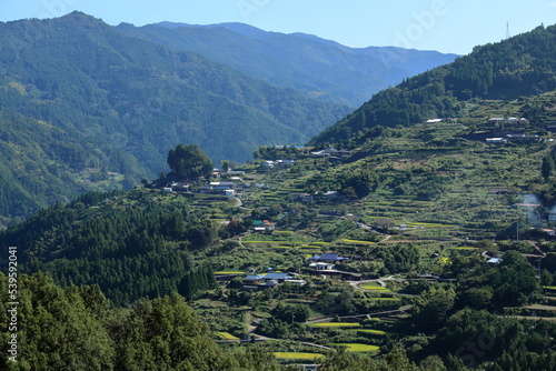 怒田の棚田集落 収穫の秋 （高知県 大豊町）