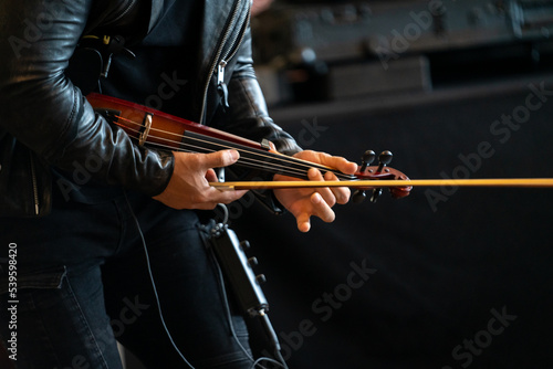Electric Violinist