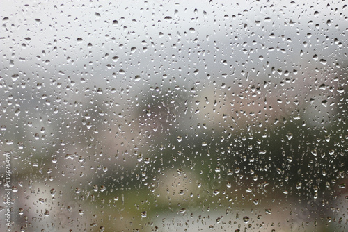 Gotículas de chuva na janela photo