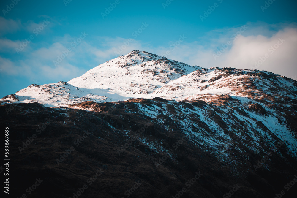 Naklejka premium snow covered mountain