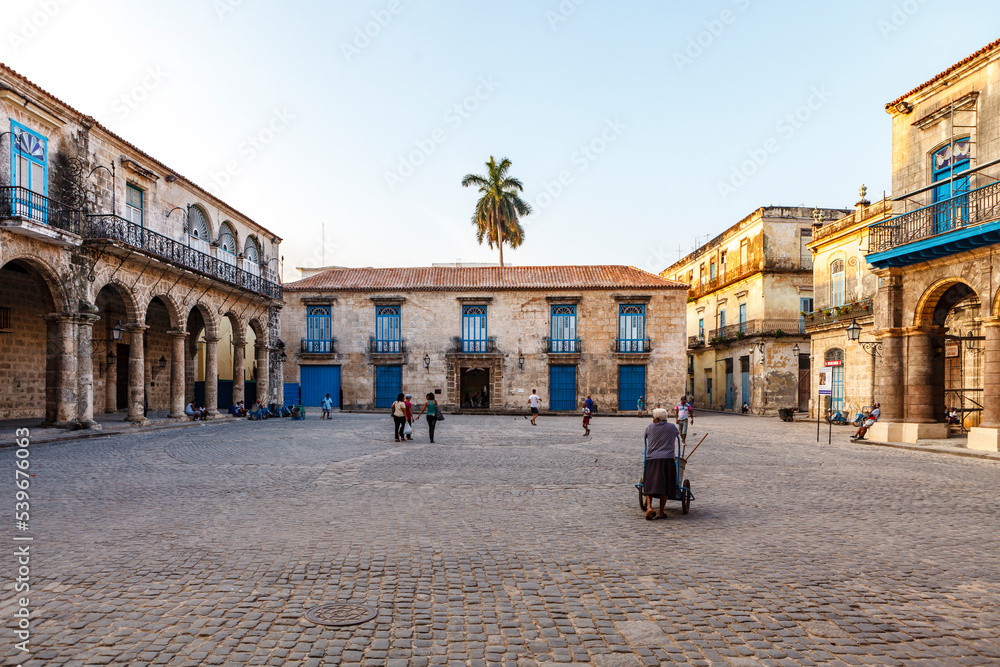 Naklejka premium Early morning at Plaza de la catedral Square in old Havana, Cuba, Caribbean