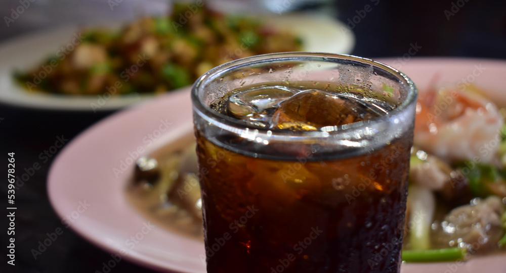Drinking can cold drip, cold soda drip, blue red, wet drink, party, Drinking can cold drip, cold soda drip, blue red, wet drink, party,