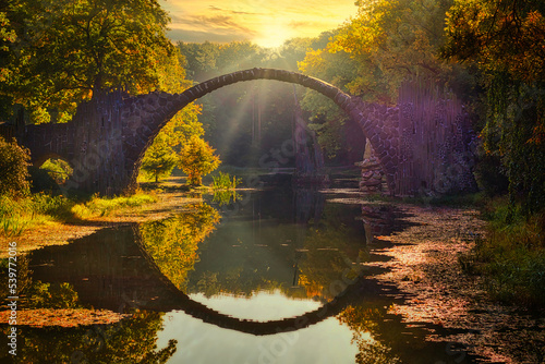 Mystisch - Rakotzbrücke - Teufelsbrücke - Herbst - Brücke - See - Spiegelung - Kromlau - Rhododendron Park - Sachsen - Deutschland - Devil's Bridge - Autumn Landscape - Sunset - Sunrise